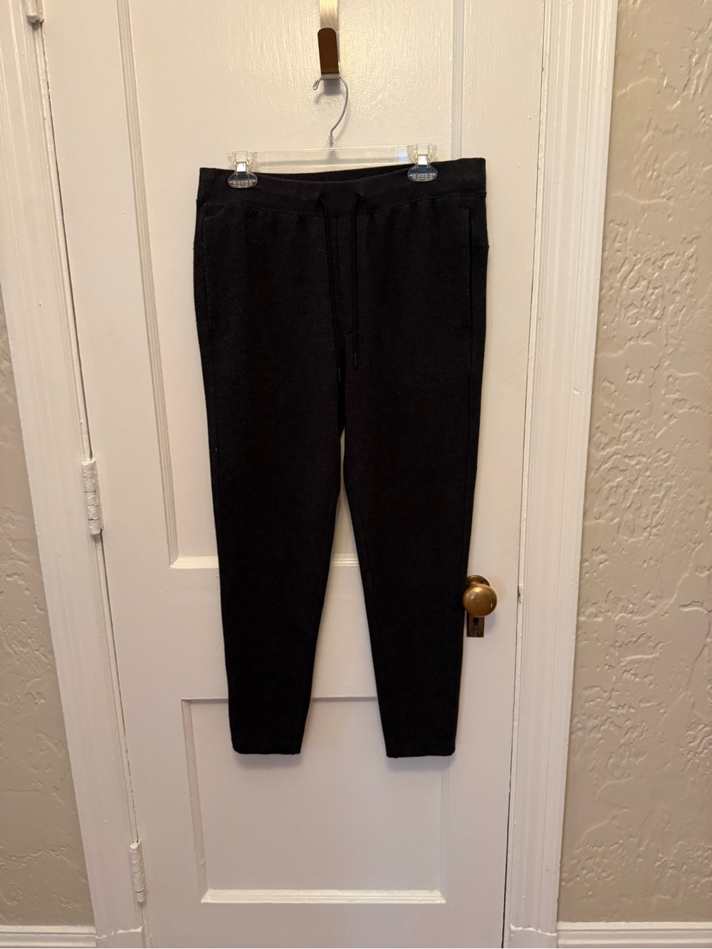 Men’s VRST: Premium men's apparel designed for daily wear. Size Medium